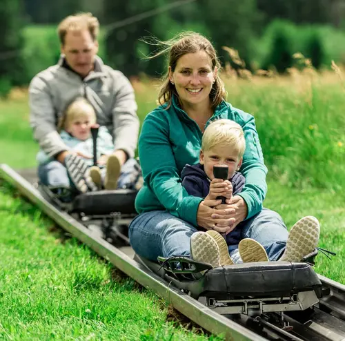 Sommerrodelbahn Ausflugsziel Ski- und Rodelarena Hoherodskopf Sommerrodelbahn Ausflugsziel Ski- und Rodelarena Hoherodskopf