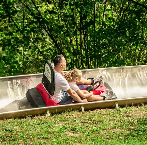 Roter Frankenrodel Sommerrodelbahn Erlebnisfelsen Pottenstein Fr Roter Frankenrodel Sommerrodelbahn Erlebnisfelsen Pottenstein Fr